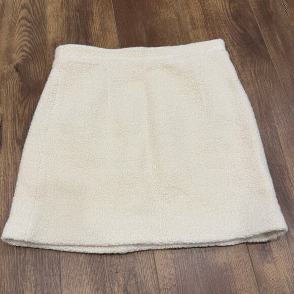 & Other Stories Bouclé Italian Wool Mini Skirt in Cream White Size 10 - Picture 2 of 8